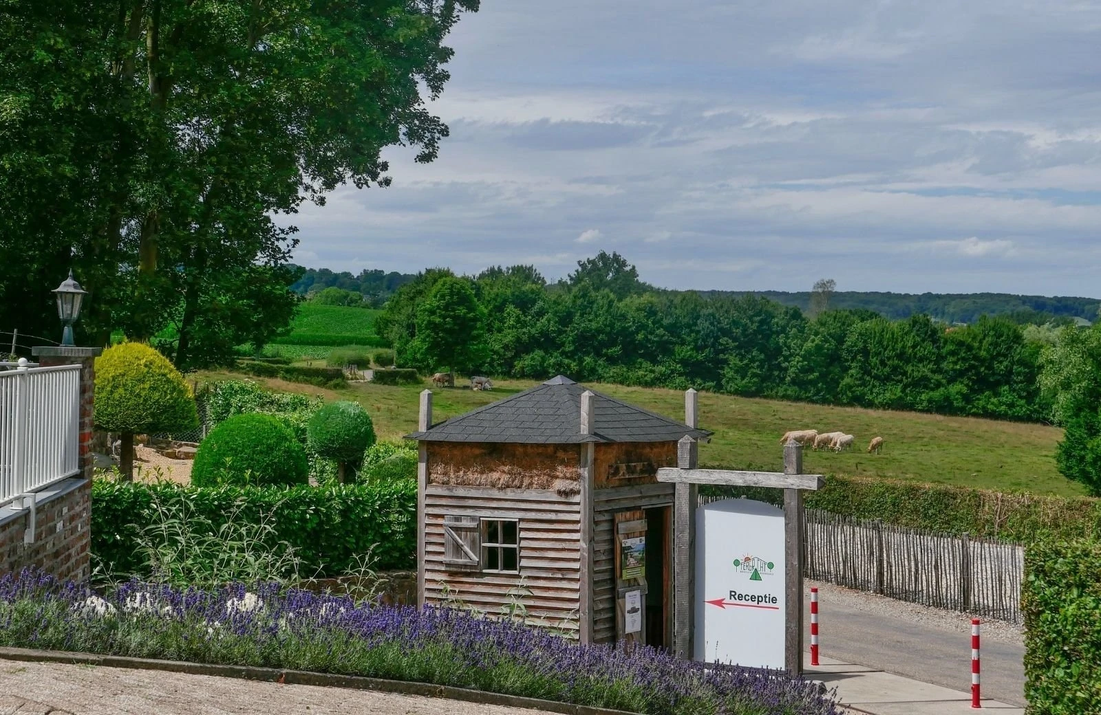 Uitzicht vanaf boerderijterras 2